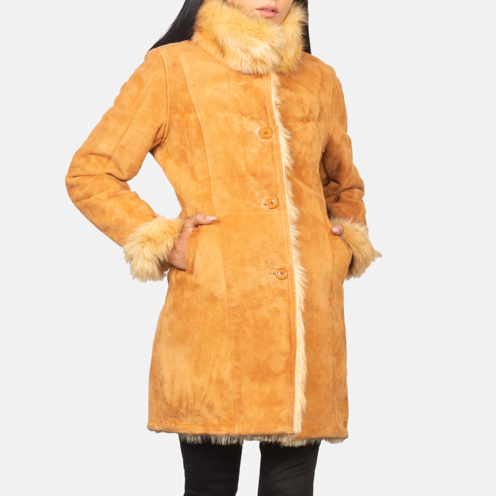 Vue détaillée of Notch &amp; Button Hardware on Erica Beige Leather Coat