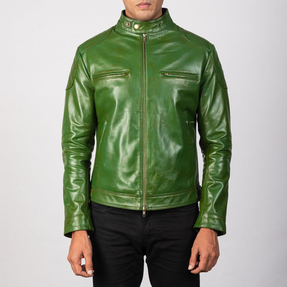 
Gatsby Quilted Green Leather Biker Jacket - Vue de profil mettant en valeur la coupe de manche ergonomique