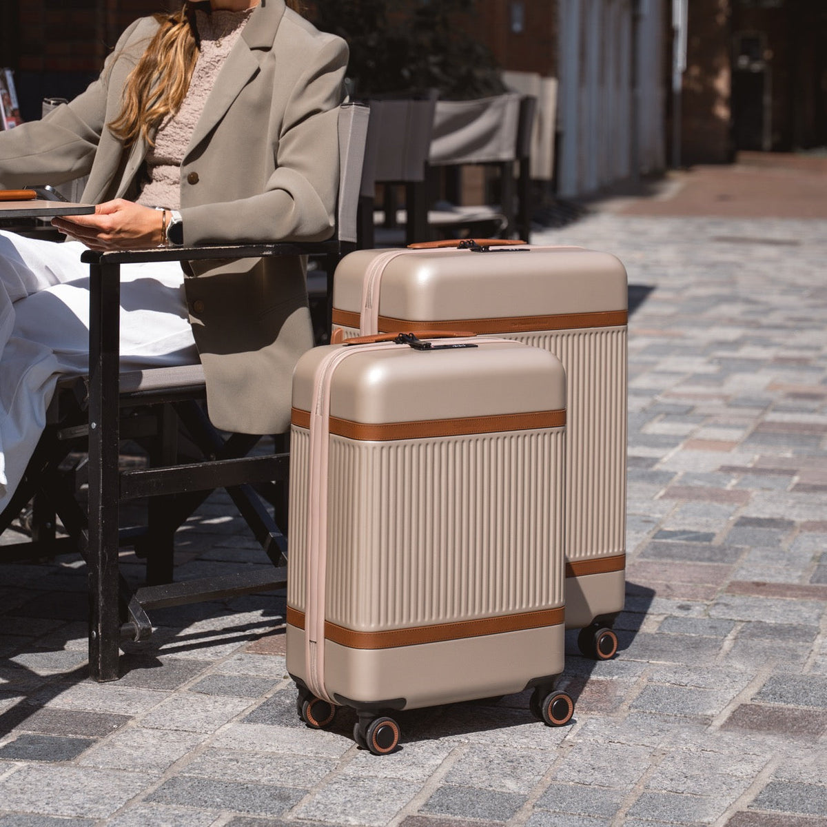 
Vue détaillée of Classic Collar & Heavy-Duty Zipper Hardware on Hand Luggage Suitcase Zuna pour Femme pour Femme