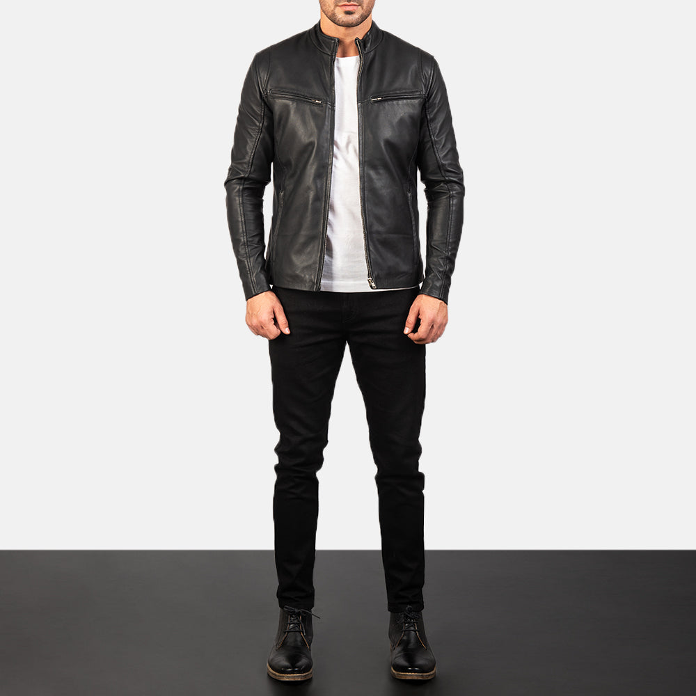 Men's Ionic Black Leather Jacket - Vue de profil avec coupe de manche ergonomique