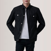 Irwin Noir Waxed Canvas Field Veste en Cuir pour Homme For Men in Black Waxed Cotton Canvas - Vue de face &amp; silhouette ajustée | Acheter en ligne