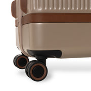 Large Suitcase Zuna pour Femme - Vue de profil avec coupe de manche ergonomique