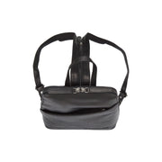Solid Antique Brass Hardware &amp; Heavy-Duty Dual Zipper Detail on Claire Full-Grain Leather Backpack pour Femme