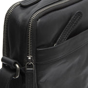 Solid Antique Brass Hardware &amp; Heavy-Duty Dual Zipper Detail on Alva Full-Grain Leather Crossbody Bag pour Homme