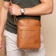 Anzora Full-Grain Leather Crossbody Bag pour Homme – Vue produit alternative 2