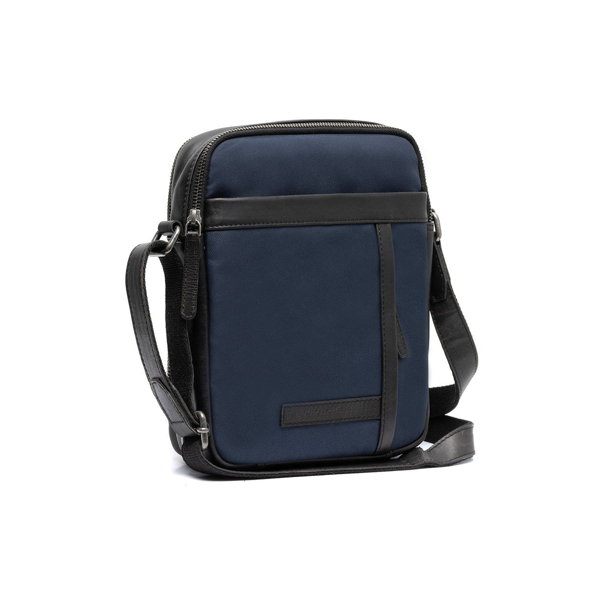 100% Full-Grain Wax Pull-Up 100% Full-Grain Leather Grain Texture &amp; Handcrafted Patina Detail