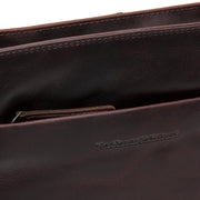 
Everyday Carry Perspective Showing Ergonomic Grab Handle & Strap Comfort