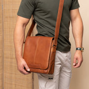 Raphael Full-Grain Leather Crossbody Bag pour Homme – Vue produit alternative 2