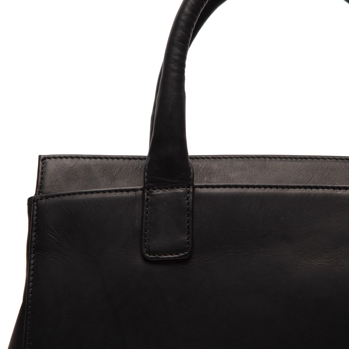 Vue détaillée of Classic Collar &amp; Heavy-Duty Zipper Hardware on Garda Full-Grain Leather Handbag pour Femme
