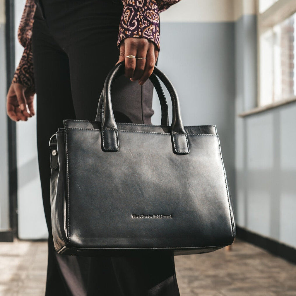 Classic 100% Full-Grain leather Goods - Vue de dos avec coupe ajustée aux épaules &amp; ourlet soigné