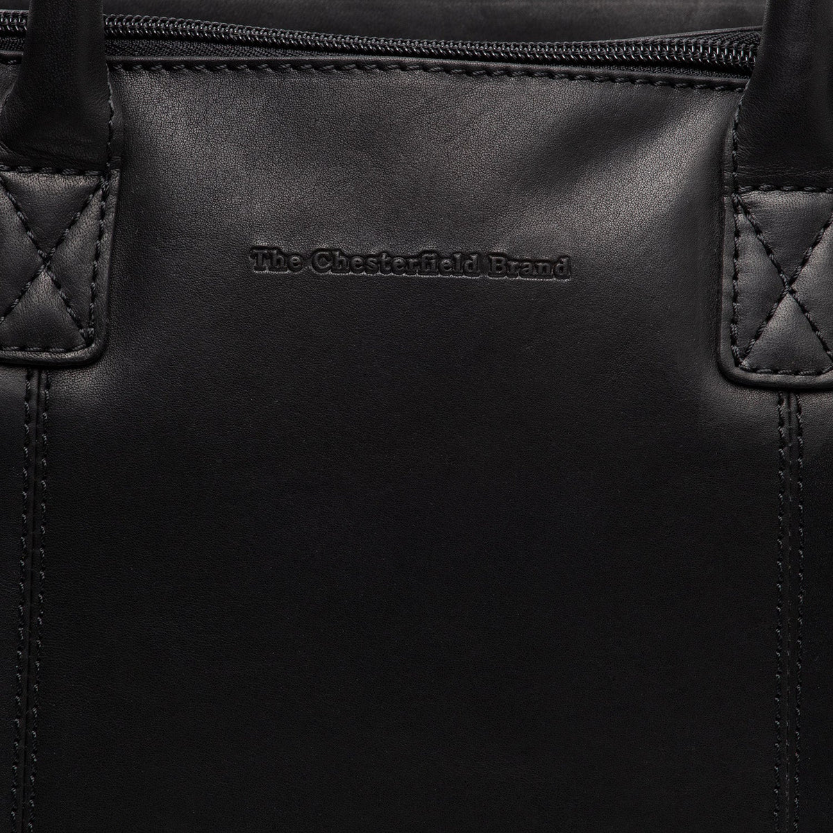 
Classic 100% Full-Grain leather Goods - Vue arrière montrant la carrure ajustée et l'ourlet net