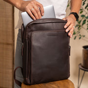 Jasper Full-Grain Leather Laptop Backpack pour Femme – Vue produit alternative 3