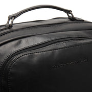 100% Full-Grain Wax Pull-Up 100% Full-Grain Leather Grain Texture &amp; Handcrafted Patina Detail