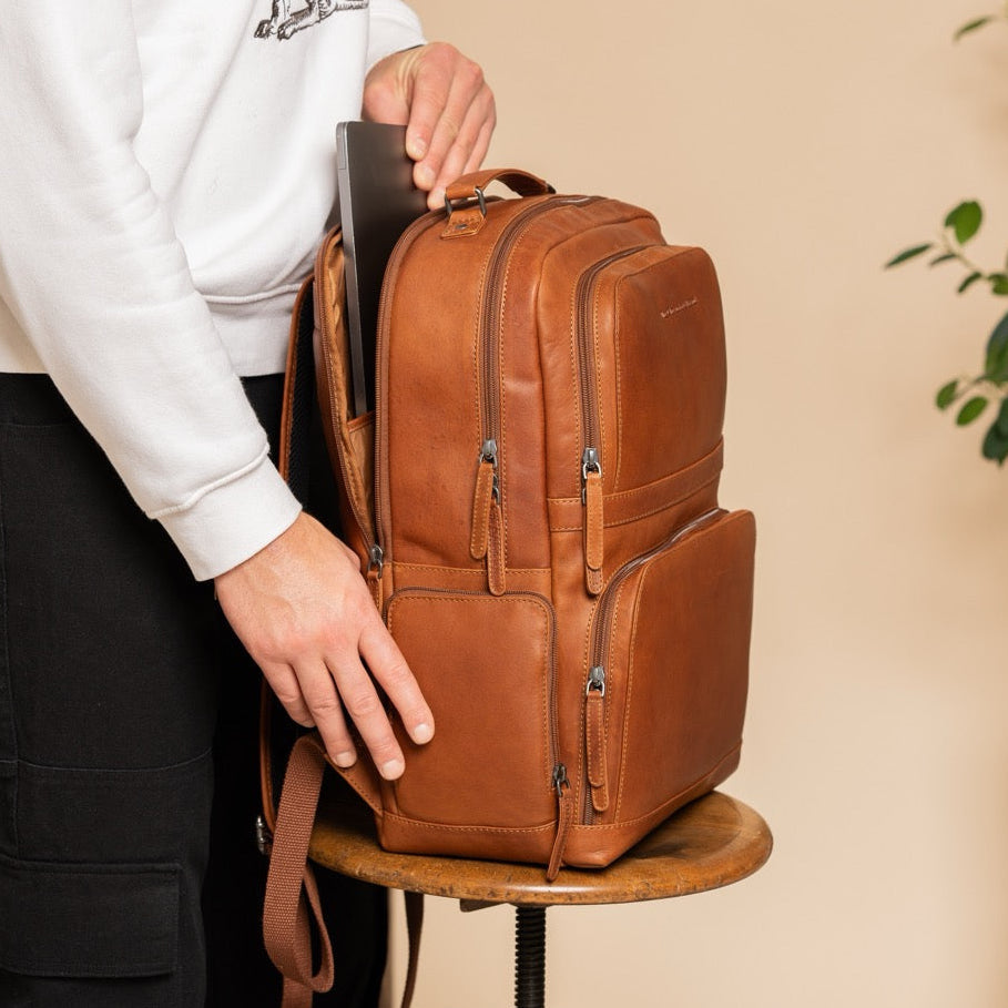 Lennox Full-Grain Leather Laptop Backpack pour Femme – Vue produit alternative 3