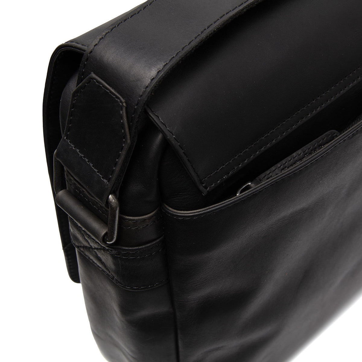 
Solid Antique Brass Hardware & Heavy-Duty Dual Zipper Detail on Richard Sacoche d'ordinateur en cuir pleine fleur