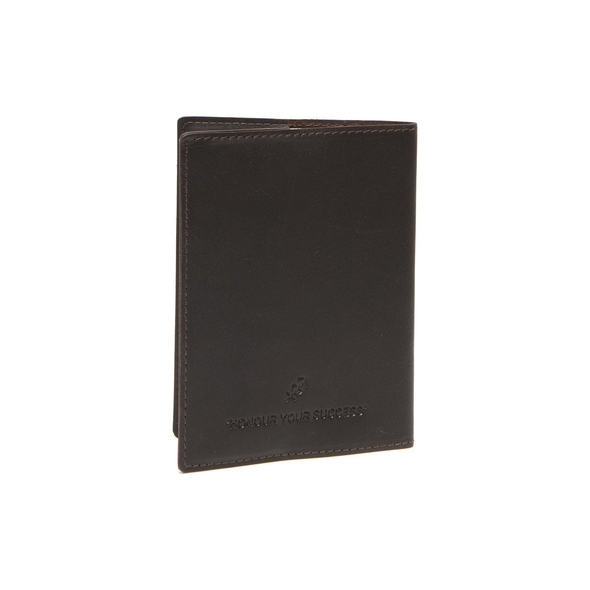 Styled Fit Perspective of Leather Passport Case pour Femme on Model - Natural Daylight Drape
