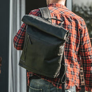 
Classic 100% Full-Grain leather Backpack - Perspective arrière montrant les bretelles en cuir renforcées