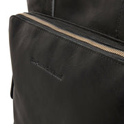 Solid Antique Brass Hardware &amp; Heavy-Duty Dual Zipper Detail on Alicante Full-Grain Leather Shopper pour Femme