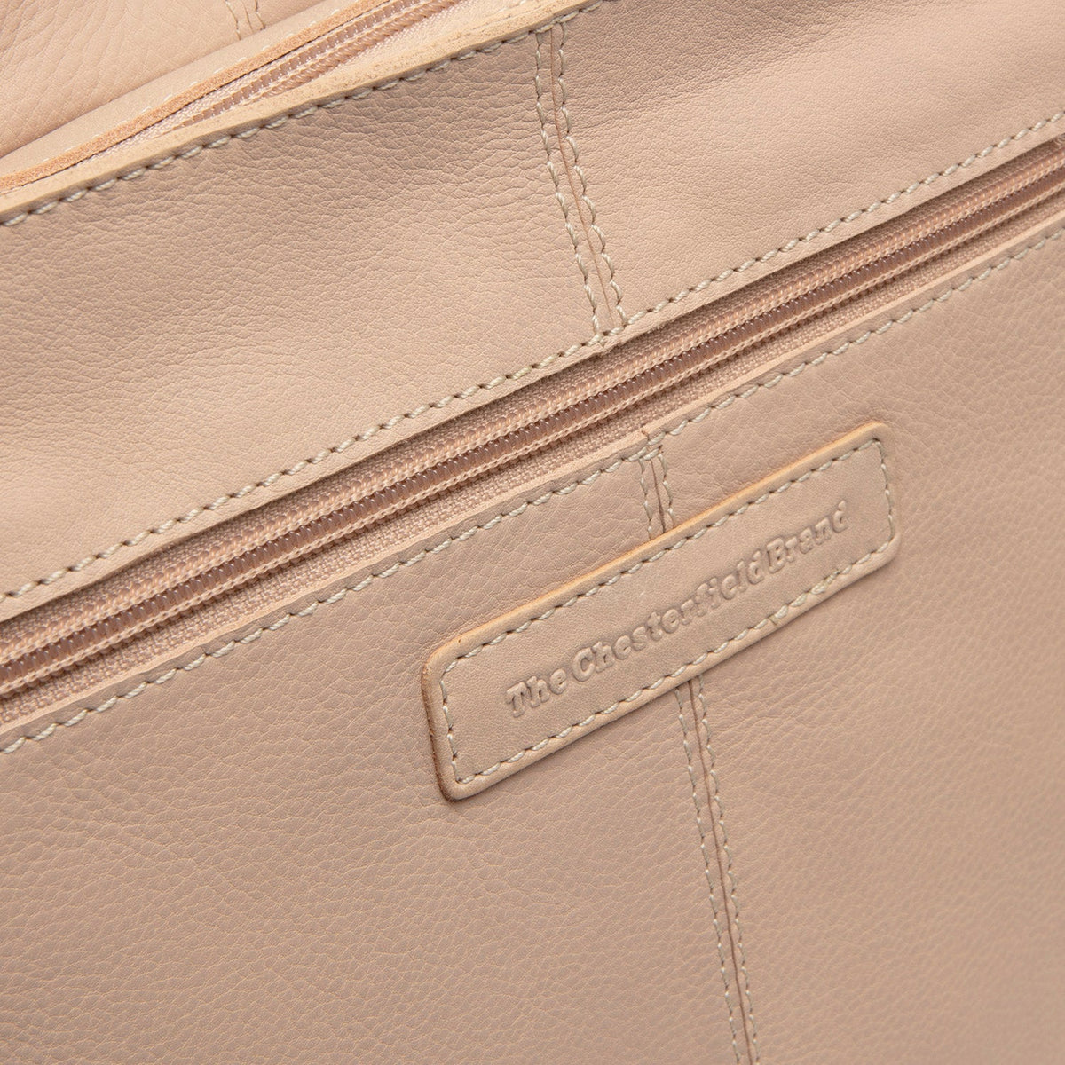 Astero Full-Grain Leather Shoulder Bag pour Femme - Structured Side Profile Showing Gusset Depth &amp; Expansion Capacity