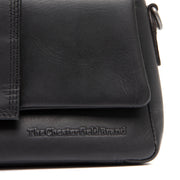 Solid Antique Brass Hardware &amp; Heavy-Duty Dual Zipper Detail on Clifden Full-Grain Leather Shoulder Bag pour Femme