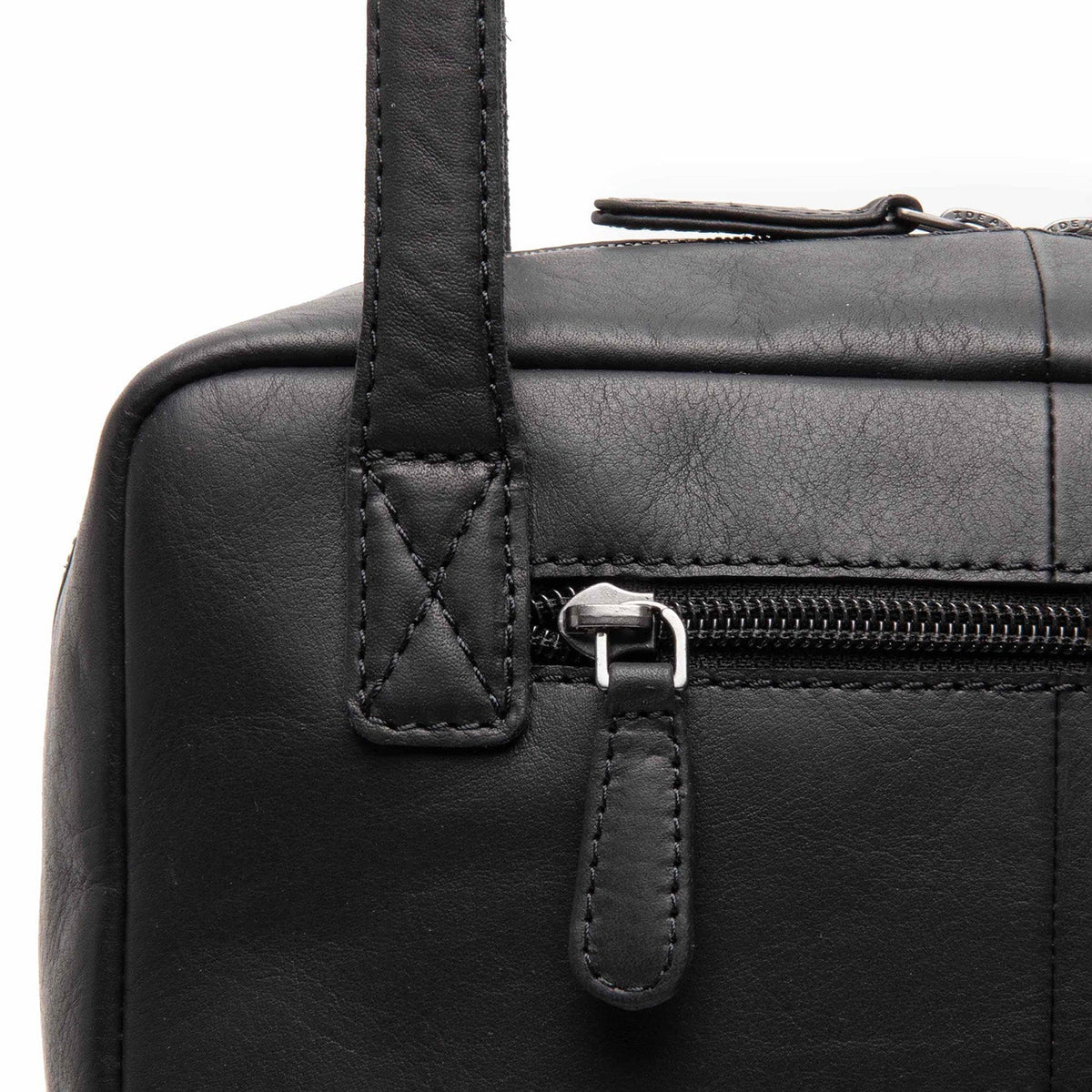 
Fenno Sac bandoulière en cuir pleine fleur - Profil latéral structuré montrant la profondeur du soufflet