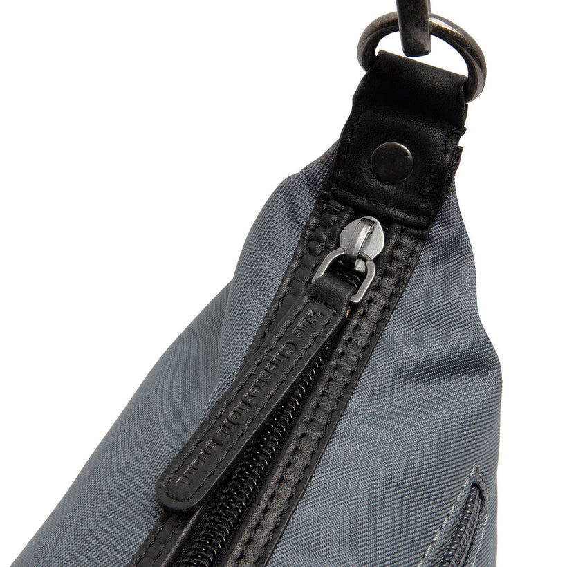 Lovund Full-Grain Leather Shoulder Bag pour Femme