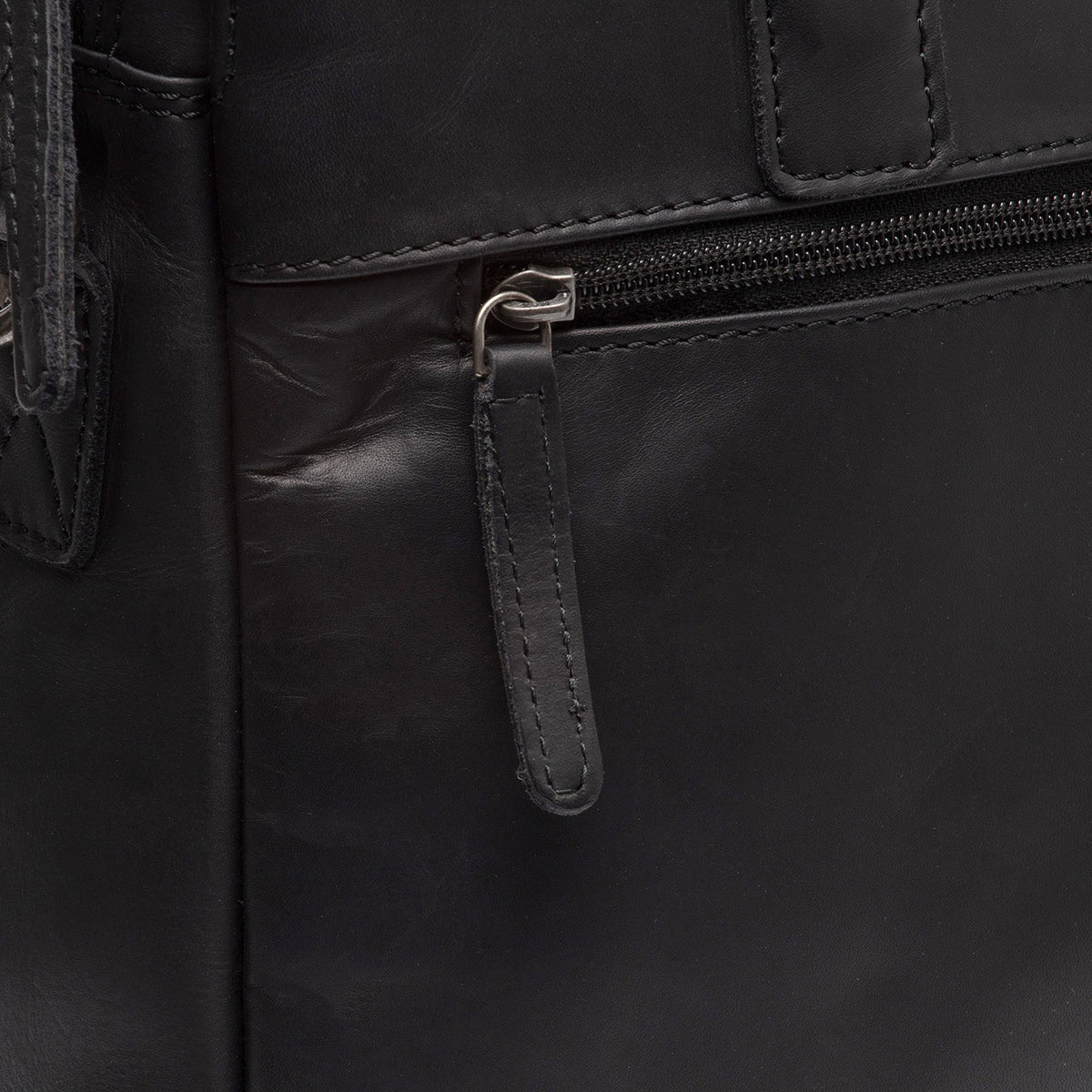 Vue intérieure Showing Dedicated Padded Laptop Sleeve &amp; Multi-Compartment Organization