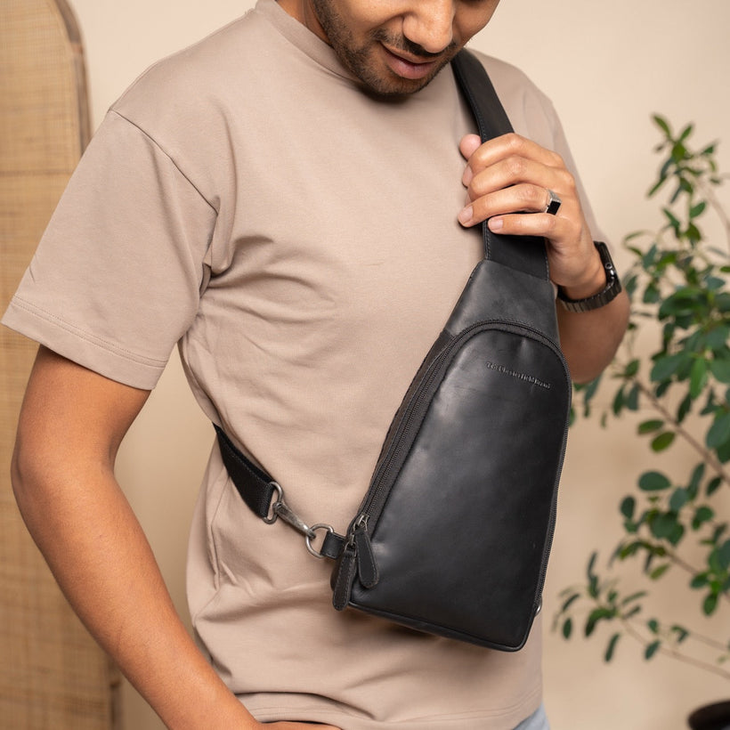 Leather Sling Bag Bowey pour Femme