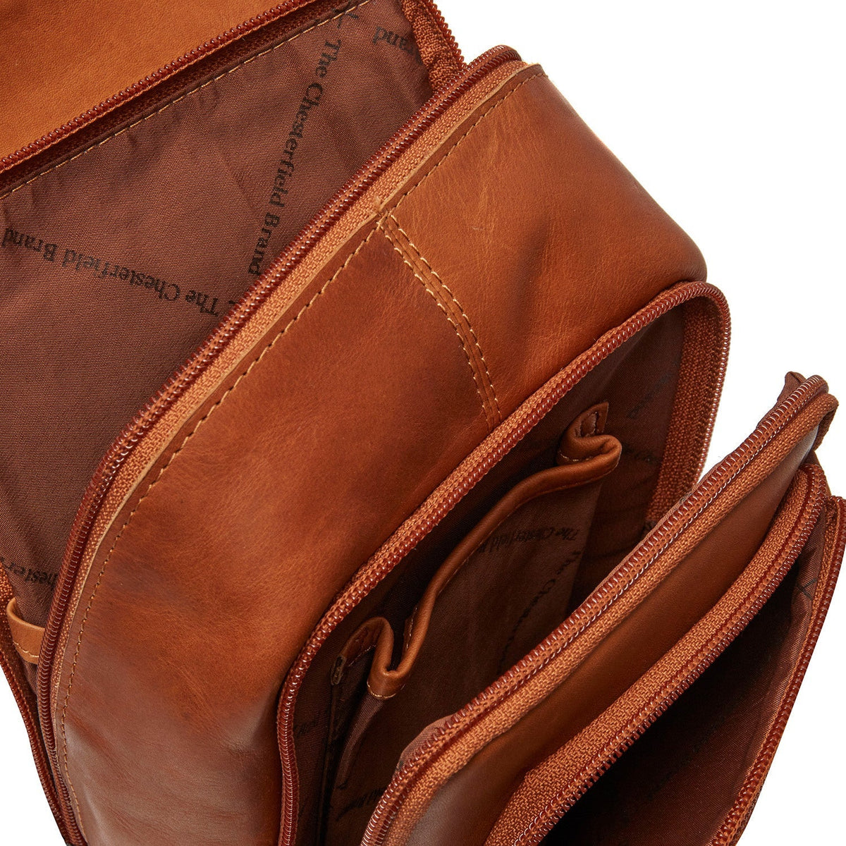 Cognac Leather Sling Bag Riga pour Femme, detail view 1