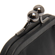 Solid Antique Brass Hardware &amp; Heavy-Duty Dual Zipper Detail on Calvia Full-Grain Portefeuille en Cuir pour Femme