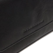 
Solid Antique Brass Hardware & Heavy-Duty Dual Zipper Detail on Rhodos Portefeuille en cuir pleine fleur