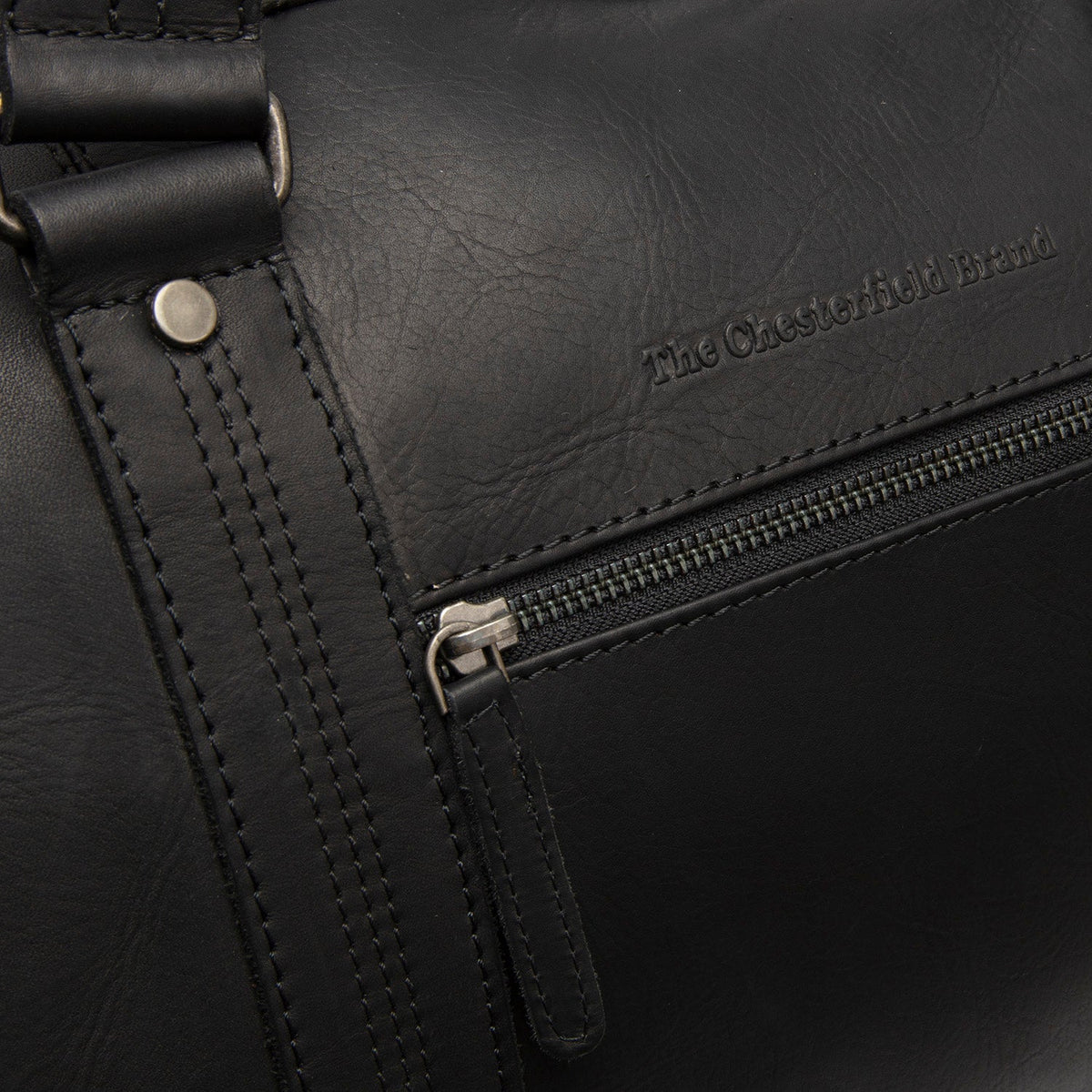 Rivaro Full-Grain Leather Weekender Bag pour Femme - Structured Side Profile Showing Gusset Depth &amp; Expansion Capacity