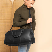 William Full-Grain Leather Weekender Bag pour Femme - Structured Side Profile Showing Gusset Depth &amp; Expansion Capacity