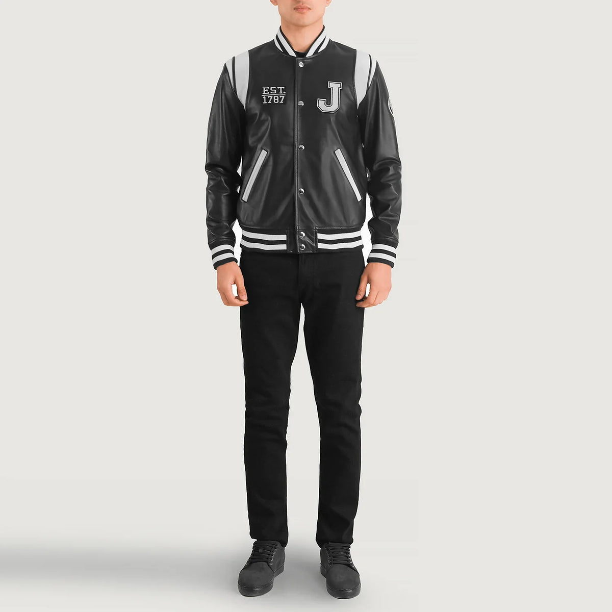 Liberte New Jersey Noir Leather Varsity Veste en Cuir pour Homme - Vue de profil avec coupe de manche ergonomique
