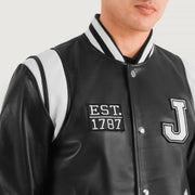 Vue détaillée of Varsity &amp; Snap Button Hardware on Liberte New Jersey Noir Leather Varsity Veste en Cuir pour Homme