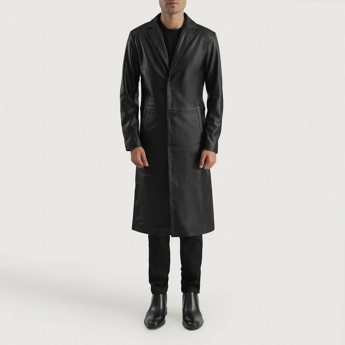 Mateo Black Leather Single Breasted Coat - Vue de profil avec coupe de manche ergonomique