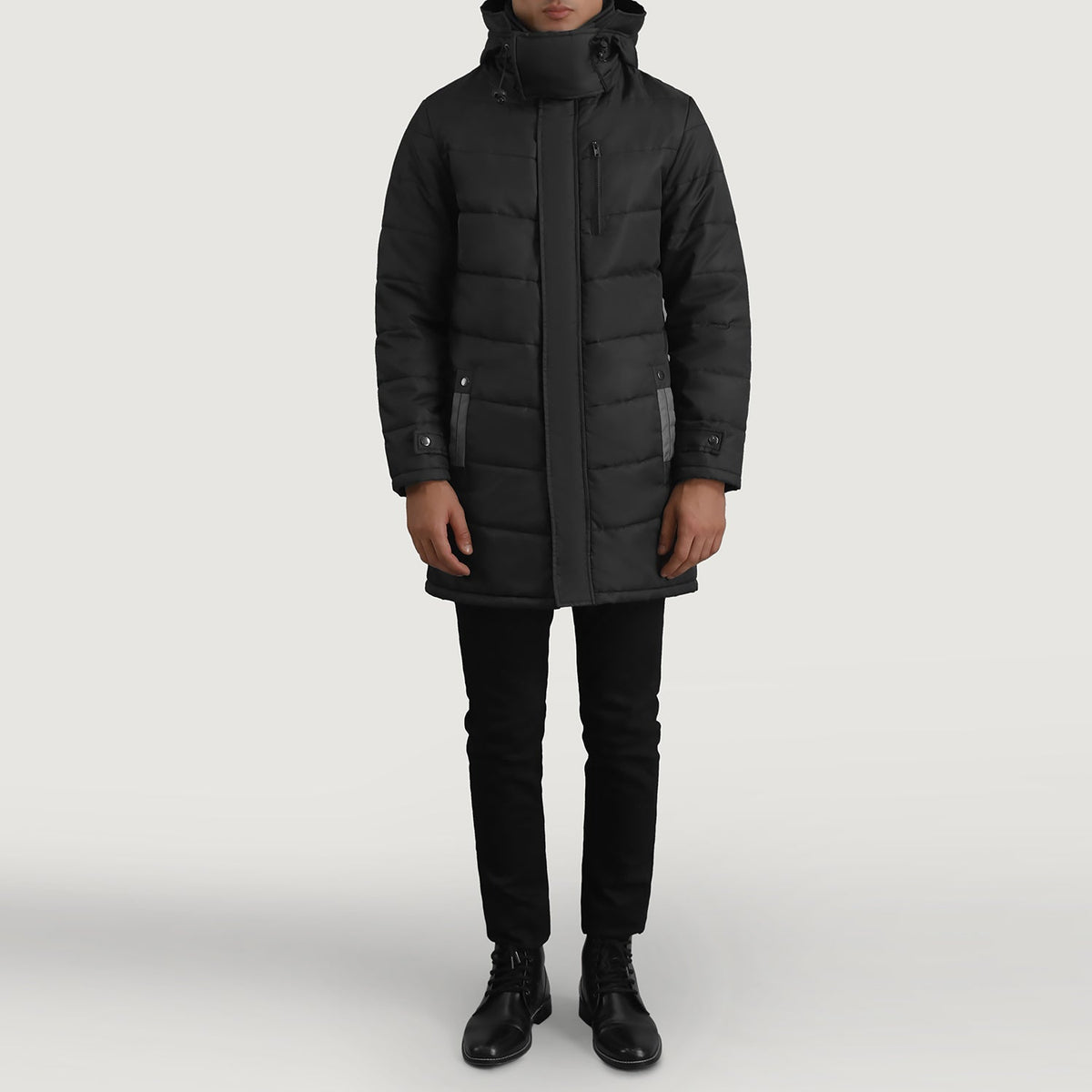 
Moore Noir Hooded Parka pour Homme - Vue de profil mettant en valeur la coupe de manche ergonomique