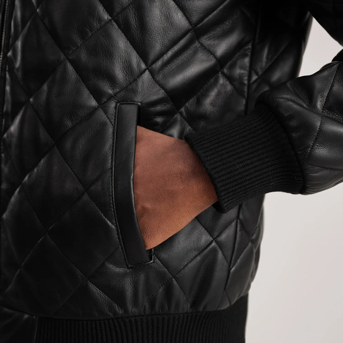 
Vue intérieure Showing Quilted Polyester Lining & Deux poches intérieures fonctionnelles