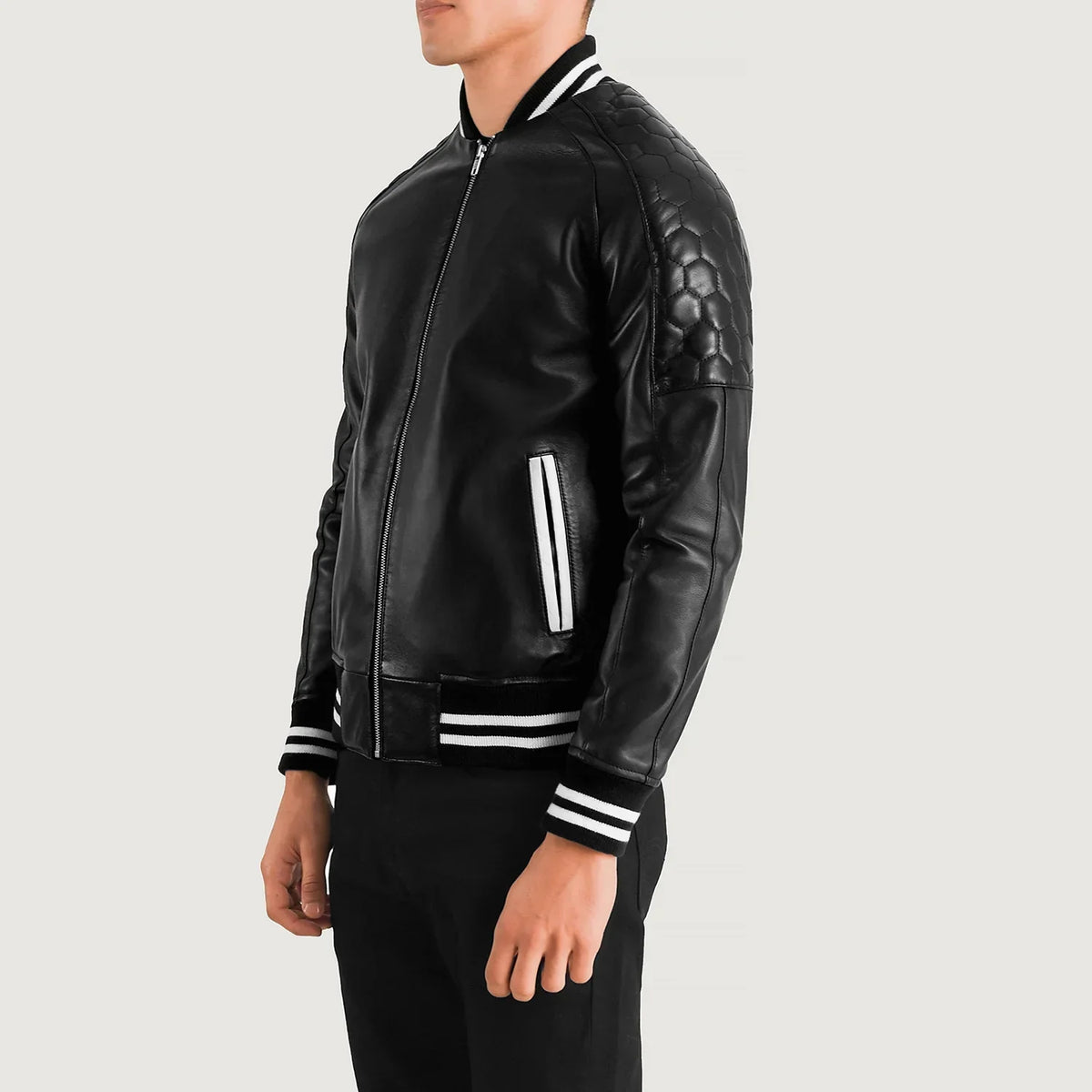 Black Sheepskin Leather Varsity Jacket - Vue de dos avec coupe ajustée aux épaules &amp; ourlet soigné
