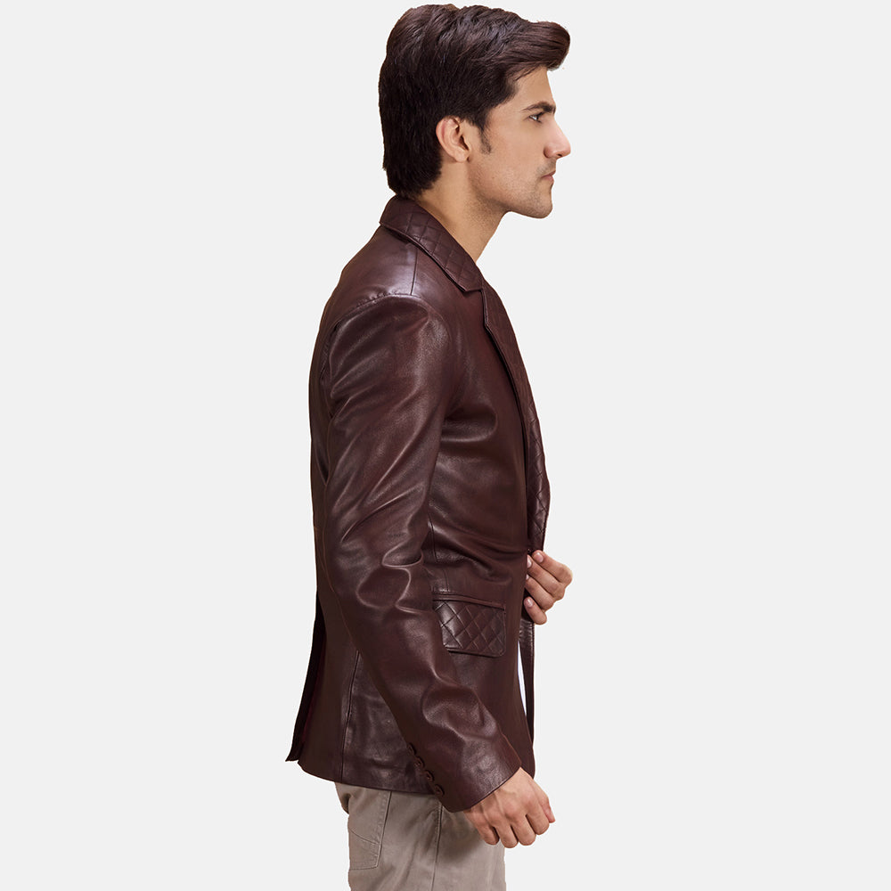 
Maroon Sheepskin leather Blazer - Vue arrière montrant la carrure ajustée et l'ourlet net