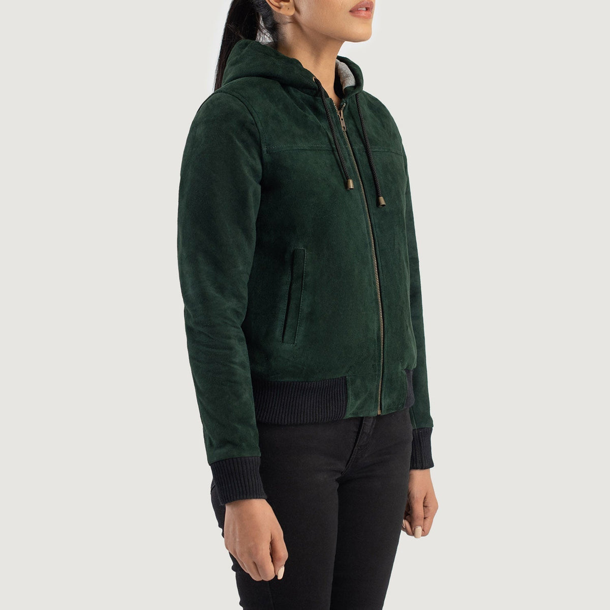 
Green Goatskin Suede Bomber Jacket - Vue arrière montrant la carrure ajustée et l'ourlet net