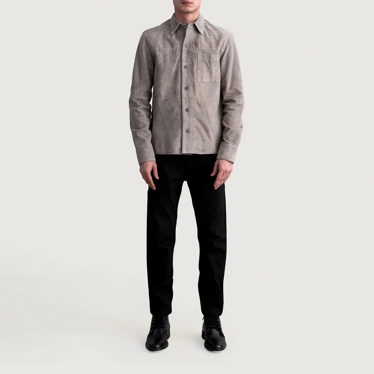 
Vue détaillée of Shirt & Buttons Hardware on Scout Gris Suede Leather Shirt pour Homme