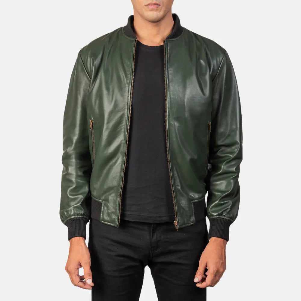 Men's Shane Army Green Leather Bomber Jacket in Green Sheepskin Leather - Vue de face &amp; silhouette ajustée | Acheter en ligne