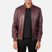 Men's Shane Bordeaux Blouson Bomber en Cuir pour Homme in Maroon Sheepskin Leather - Vue de face &amp; silhouette ajustée | Acheter en ligne