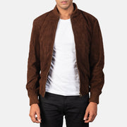 Men's Shane Dark Mocha Brown Suede Bomber Jacket in Dark Brown Goatskin Suede - Vue de face &amp; silhouette ajustée | Acheter en ligne