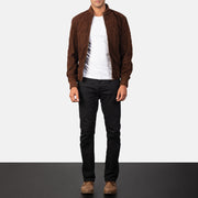 Men's Shane Dark Mocha Brown Suede Bomber Jacket - Vue de profil avec coupe de manche ergonomique