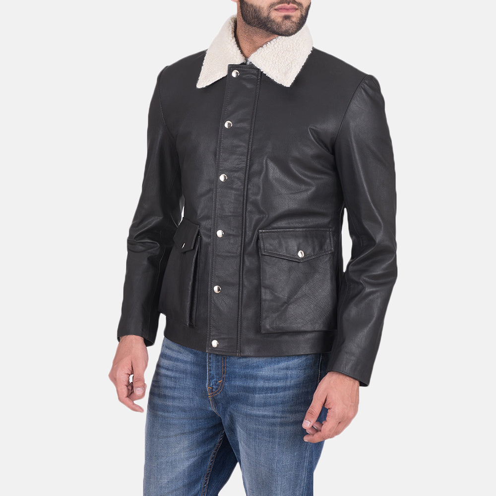 
Snow Cole Noir Veste en Cuir pour Homme in Black Goatskin Leather - Vue de face & silhouette ajustée | Acheter en ligne