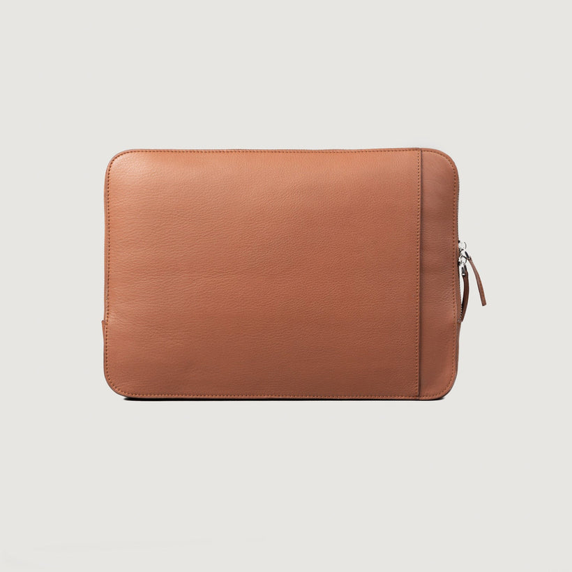 The Baxter Leather Laptop Sleeve pour Femme