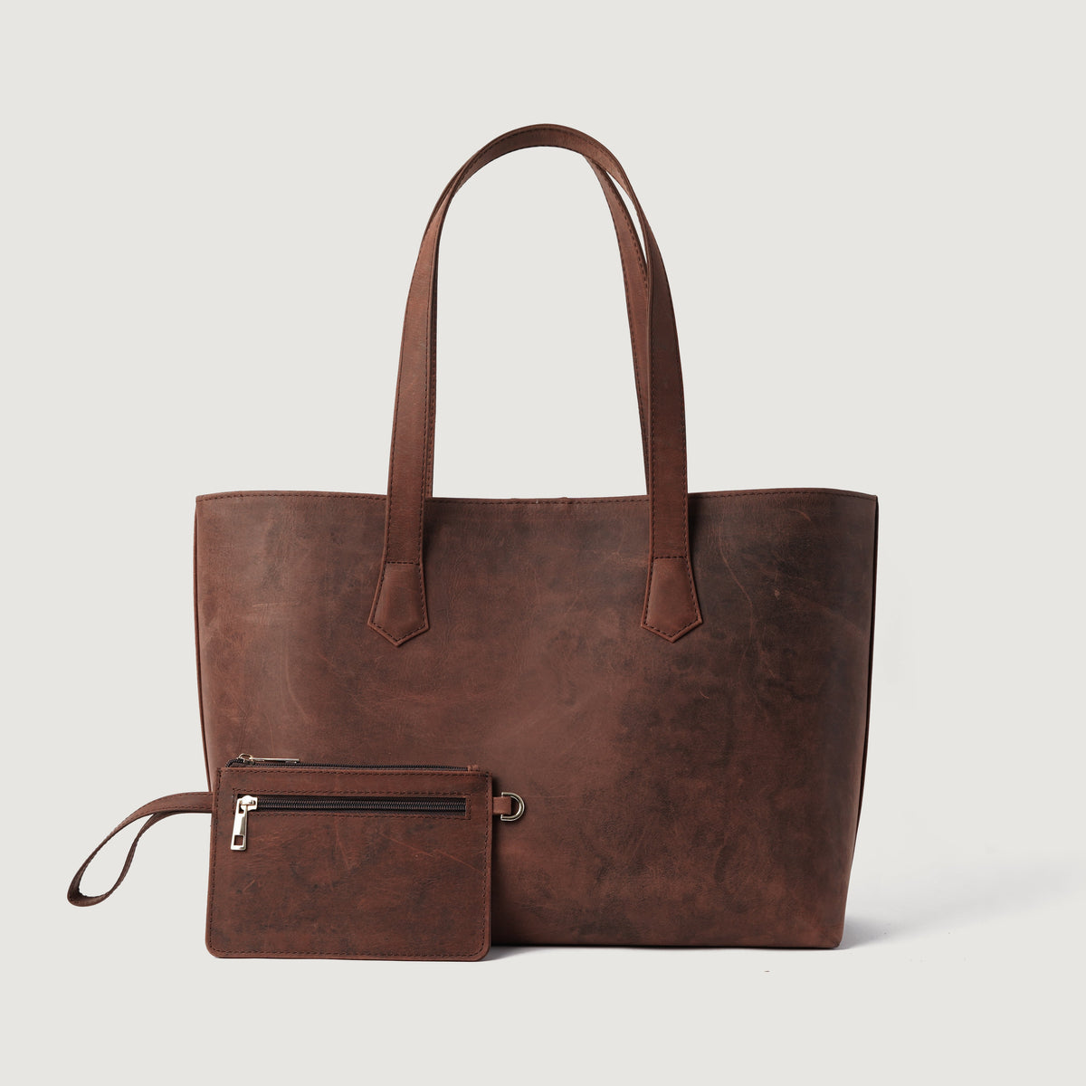
The Bianca Vintage Distressed Brown Leather Tote Bag For Women in Distressed Brown Full-Grain Leather - Full Exterior Vue de face & silhouette ajustée | Acheter en ligne