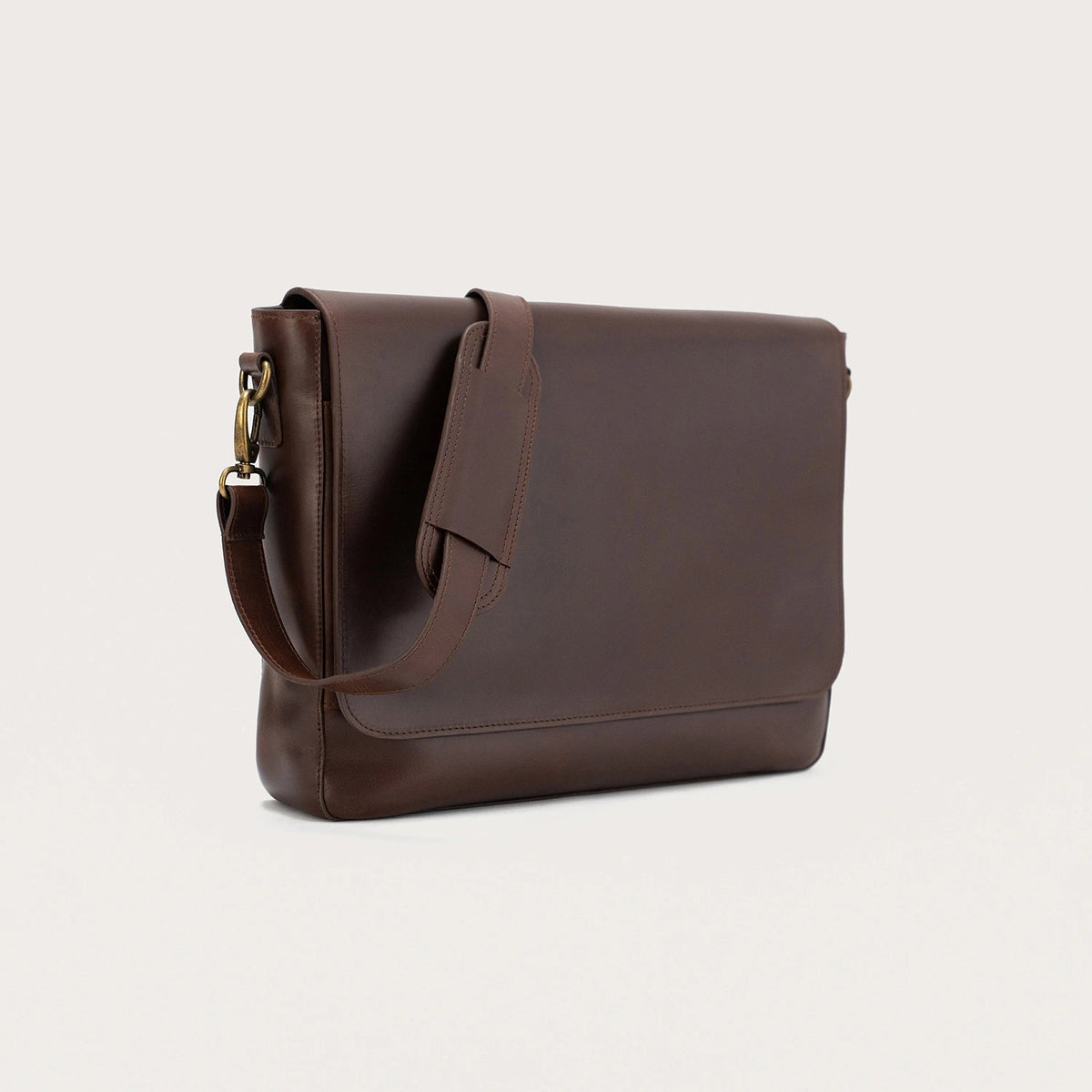
The Carismatico Leather Messenger Bag – alternate product view 9